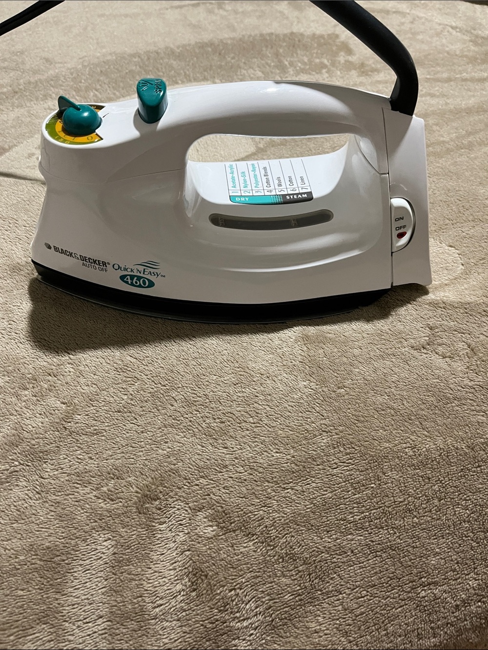 Black & Decker White and Teal Steam Iron - Quick & Handy 460